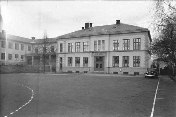 Bryn skole Bryn skole