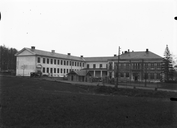 1930