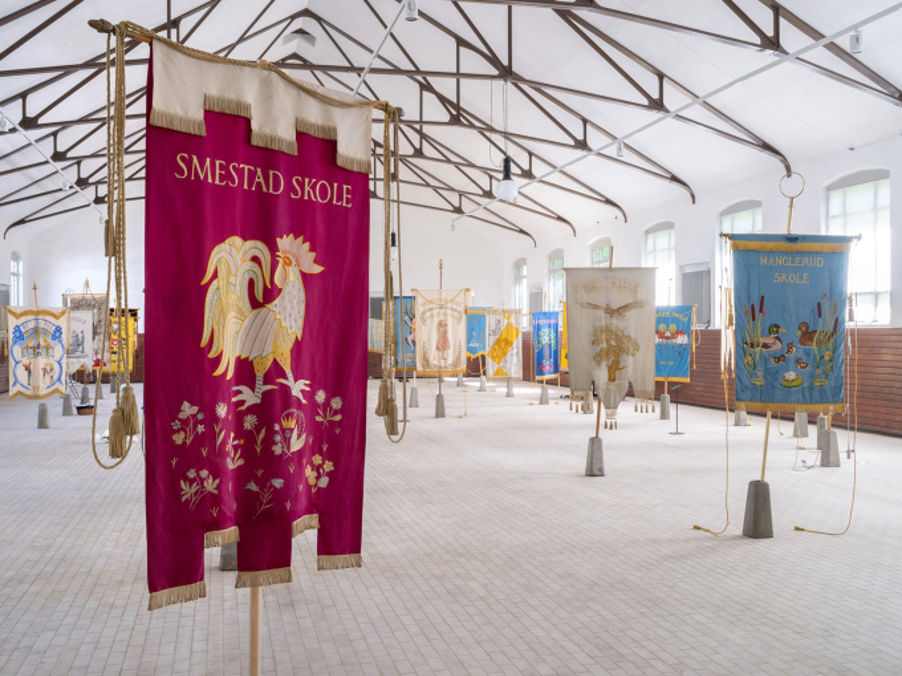 En gruppe bannere fra et telt En gruppe bannere fra et telt